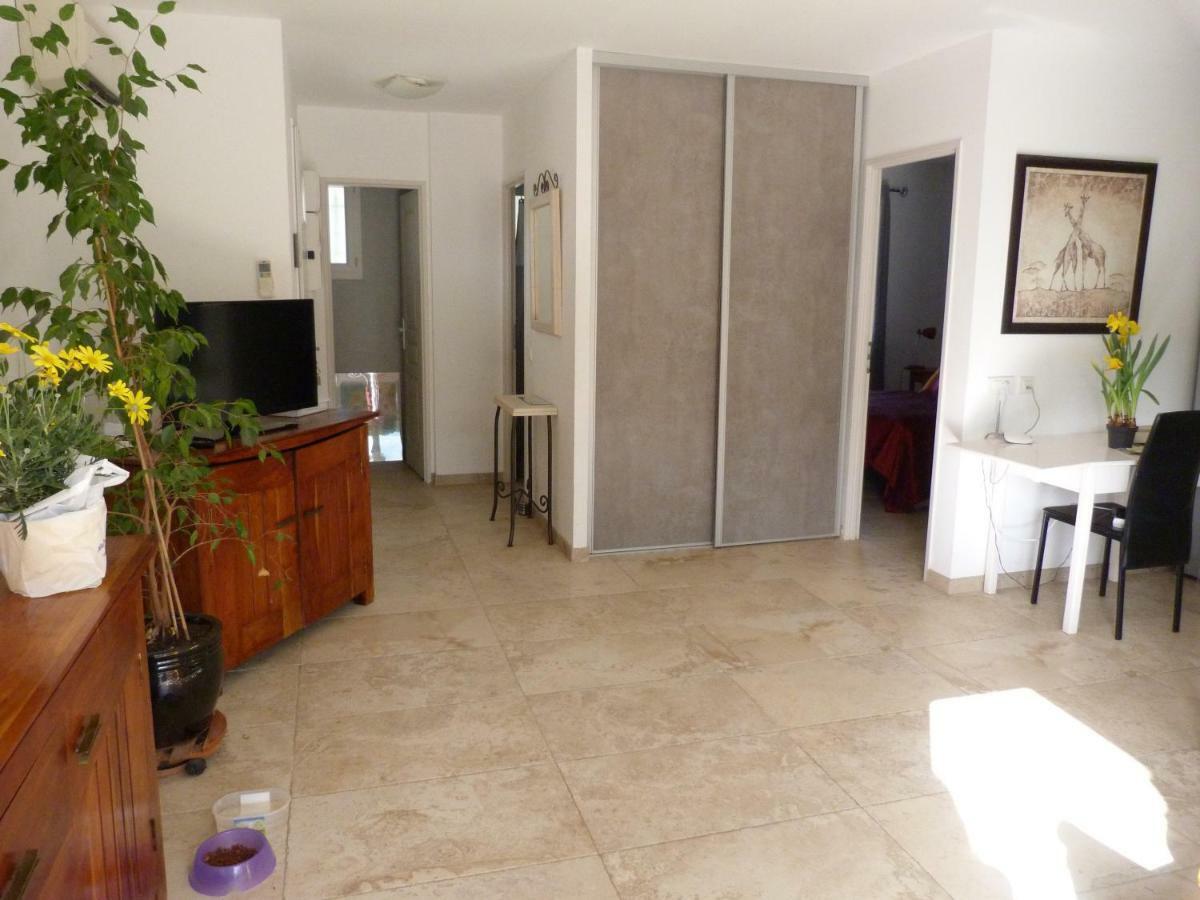 Les Cigales Apartment Alleins ภายนอก รูปภาพ